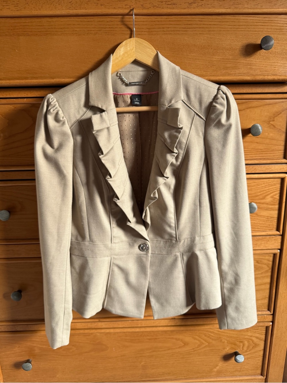White House Black Market Womens Ruffle Blazer Size 6 Beige Business Office Work